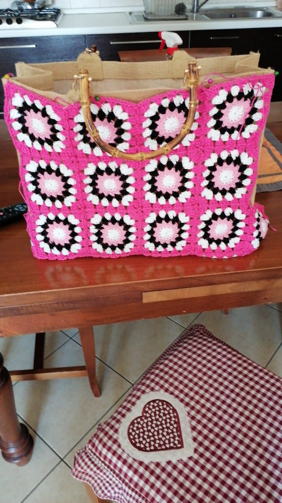 Portachiavi a gomitolo all'uncinetto